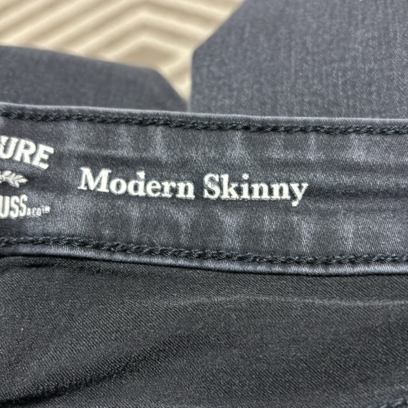 Levi Modern Skinny Black Jeans - Picture 7 of 9